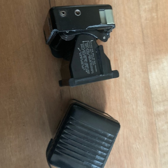 Kodak Camera Brownie Hawkeye flash model. Takes 620 film. - Picture 2 of 13